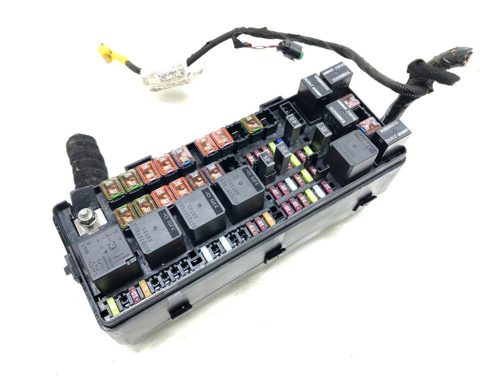 2014-2017 Maserati Quattroporte Rear Fuse Relay Box OEM
