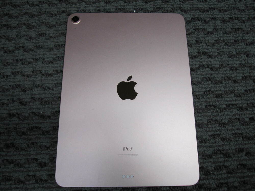 Apple iPad Air 4th Gen. 64GB or 256GB Wi-Fi, 10.9-inch Display - Grade C