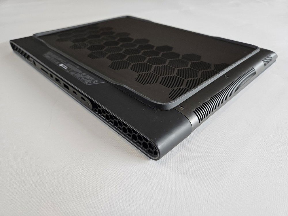 Alienware M16 R1 Gaming Laptop with Intel i7-13700HX, 16GB RAM, 1TB SSD, RTX 4070