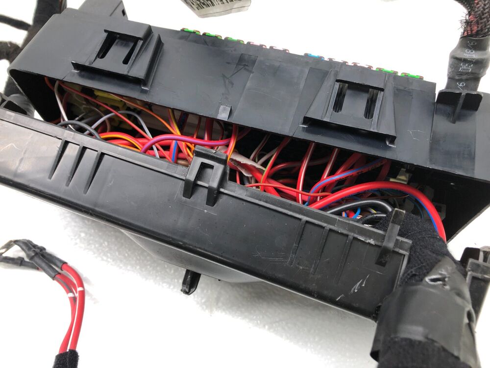 2014-2017 Maserati Ghibli S Rear Fuse Relay Box OEM