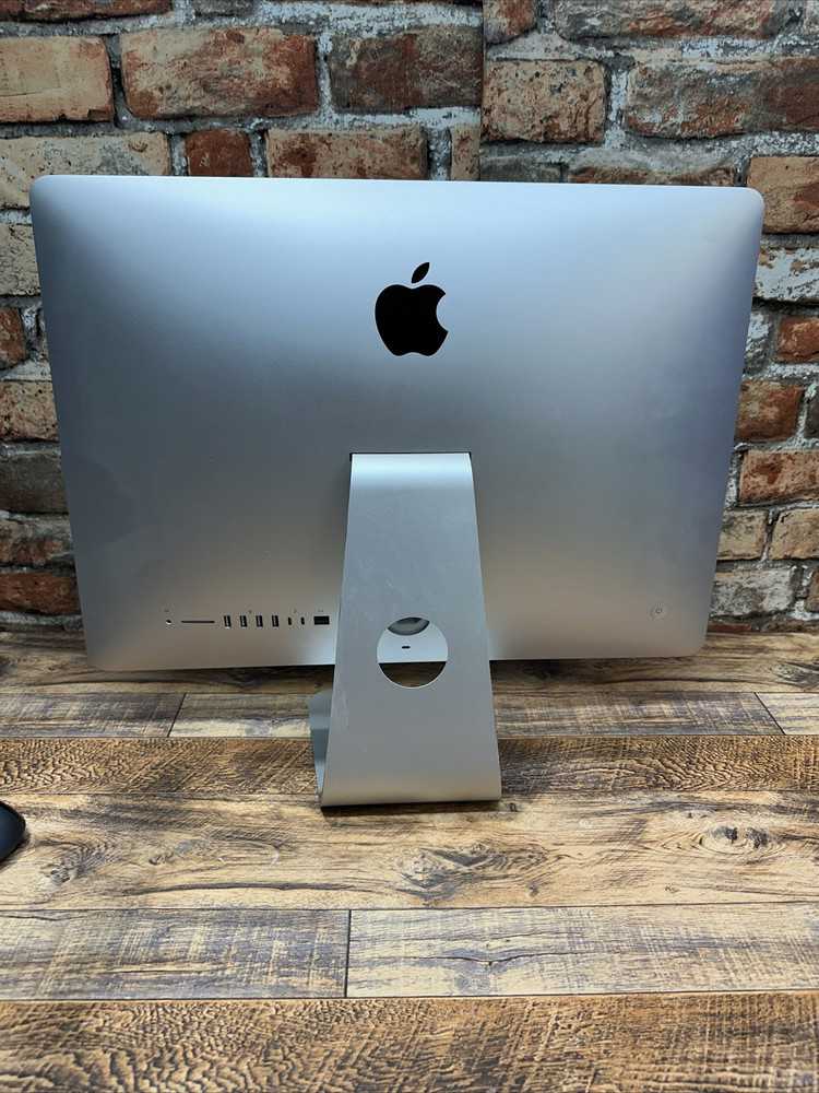 Apple iMac 21.5” (2017) A1418 Core i5-7360U 2.30GHz 8GB RAM 256GB SSD All-in-One