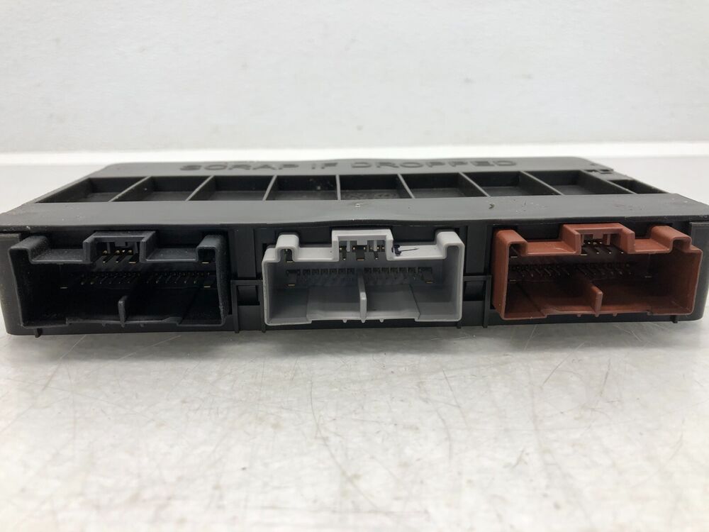 OEM LINCOLN CONTINENTAL FUSE BOX RELAY CONTROL MODULE 2017-2020