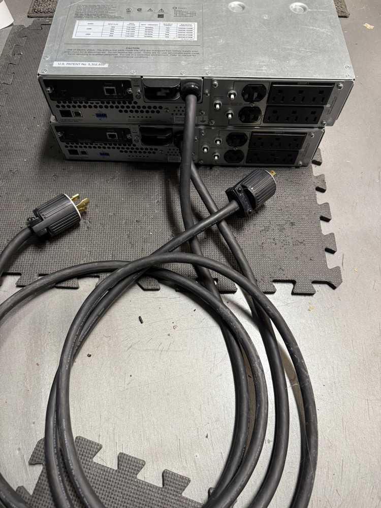 APC SMT3000RM2U Smart-UPS Battery Backup and Surge Protector