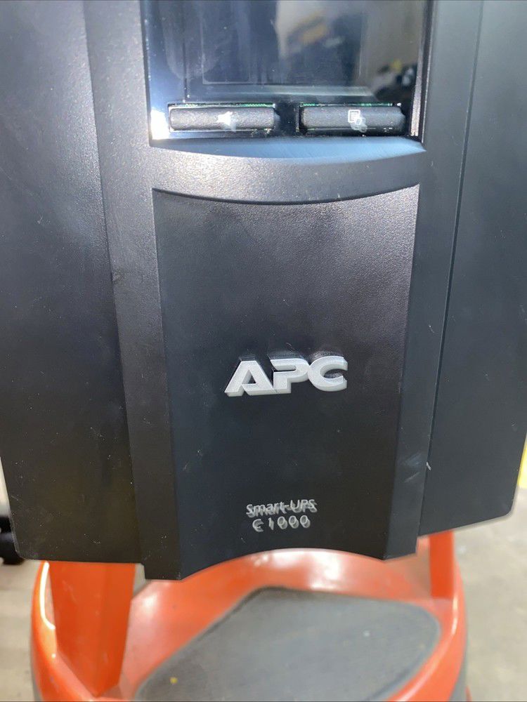 APC Smart-UPS C 1000VA Battery Backup Power Supply