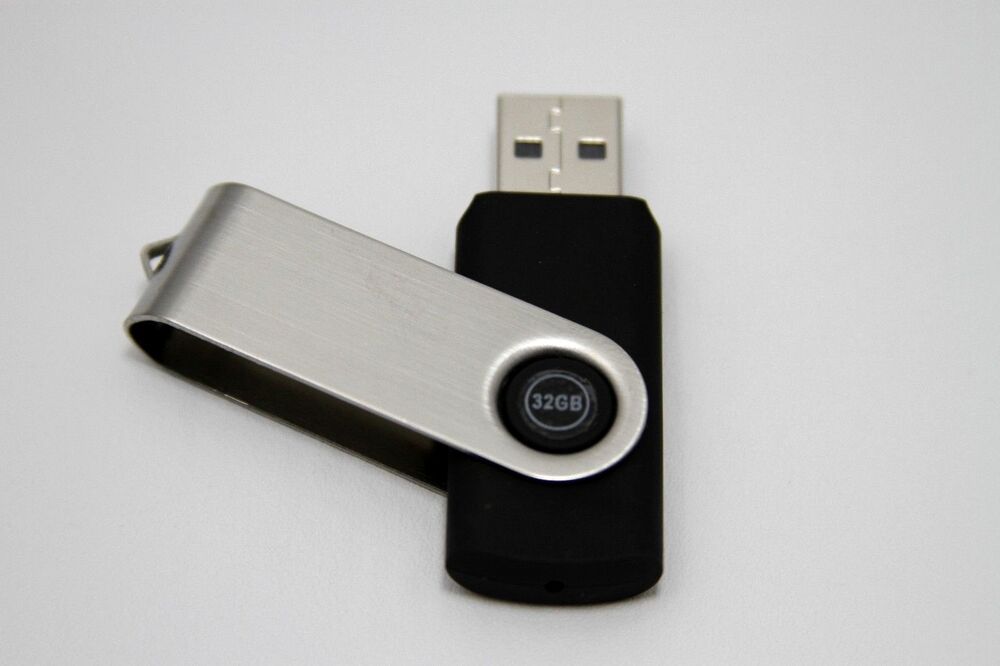 USB Flash Drive - Swivel 2.0 - FAT32 Formatted for Multimedia, TV, Xbox, PC, MAC