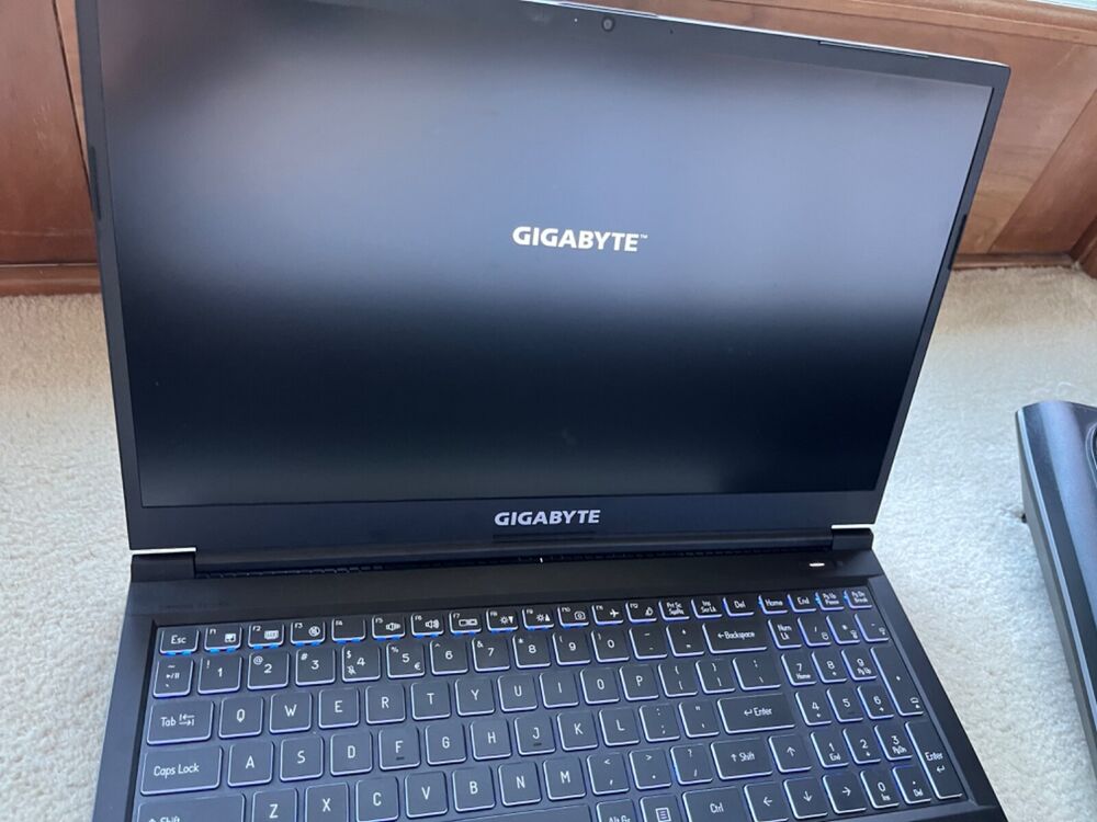 Gigabyte G5 KF5 144Hz Gaming Laptop with 2.5TB Storage, 32GB RAM and Llano Laptop Cooler