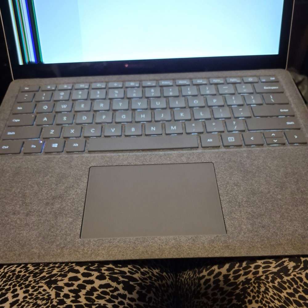 Microsoft Surface Laptop 1st Gen 1769 Core i5-7200U 8GB RAM 256GB SSD No OS