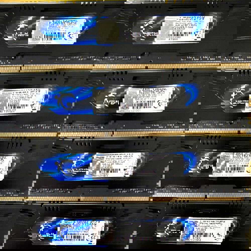 32GB (4 x 8GB) DDR4-3600MHz PC4-28800 Desktop Gaming Memory