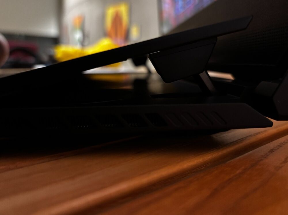 ASUS ROG Zephyrus Duo 15 SE Gaming Laptop (15.6", RTX 3060, 16GB RAM, 1TB SSD, Ryzen 9, 4.80 GHz)
