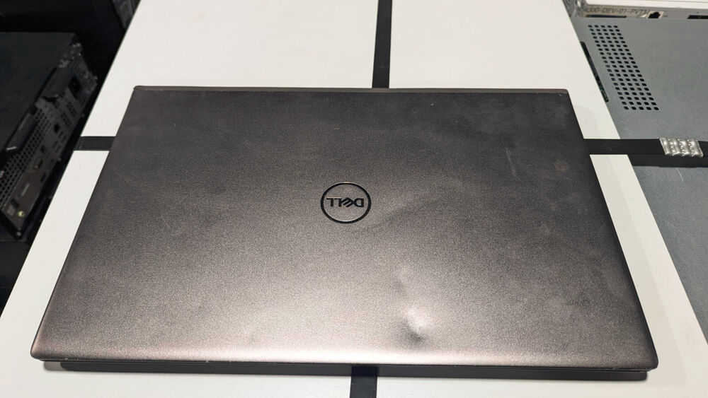 Dell Vostro 5502 Laptop with Intel i7-1165G7, 16GB RAM, 512GB SSD, and Nvidia MX330