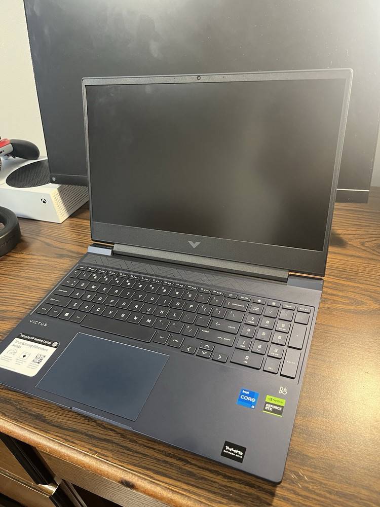 HP Victus 15.6 Full HD 144Hz Gaming Laptop - Intel Core i5 - 8GB Memory