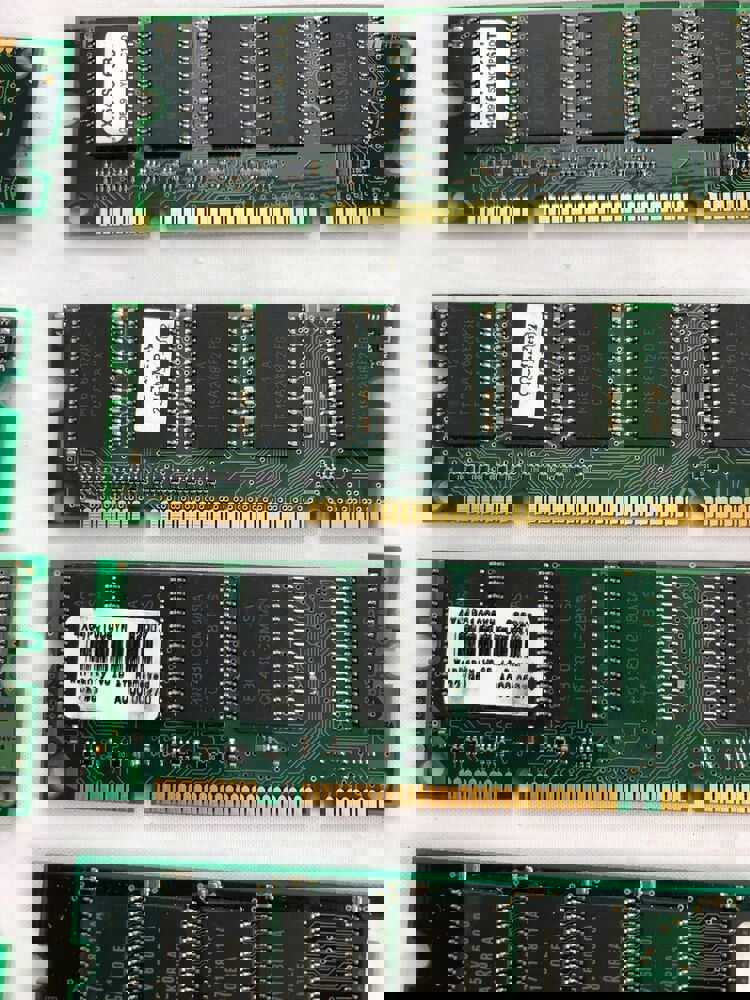 32MB 168-Pin SDRAM DIMM PC100 Desktop Memory