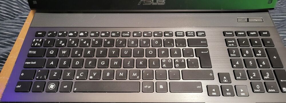 Asus G75V Gaming/Workstation Laptop with 17.3" Display, GTX 670M, and i7-3610QM Processor