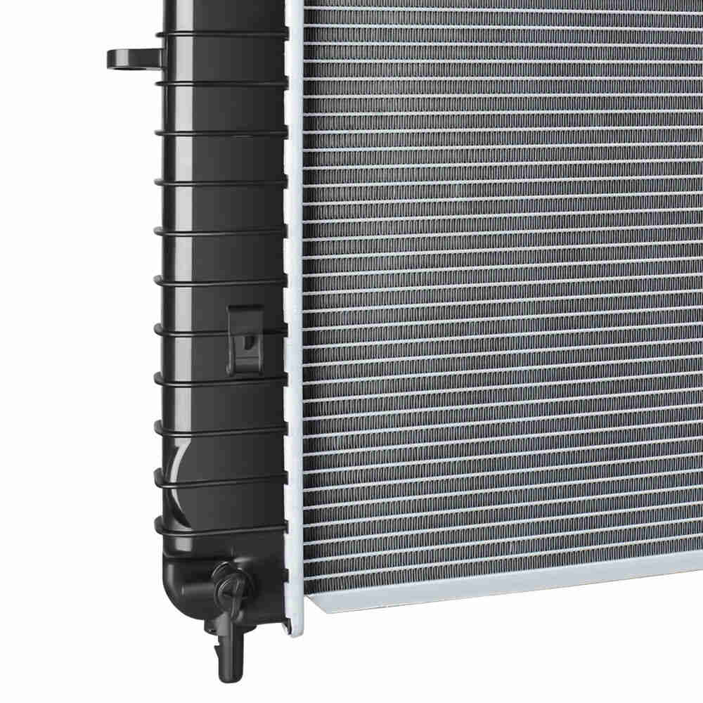 28 Radiator for 99-13 Chevy Silverado 1500, 00-06 Tahoe Suburban / Sierra 1500