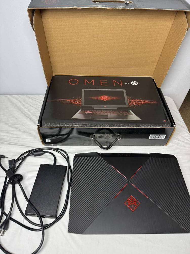 HP Omen Gaming Laptop with Intel Core i7, 1TB HDD + 256GB SSD, 16GB SDRAM - Model 15-ce198wm