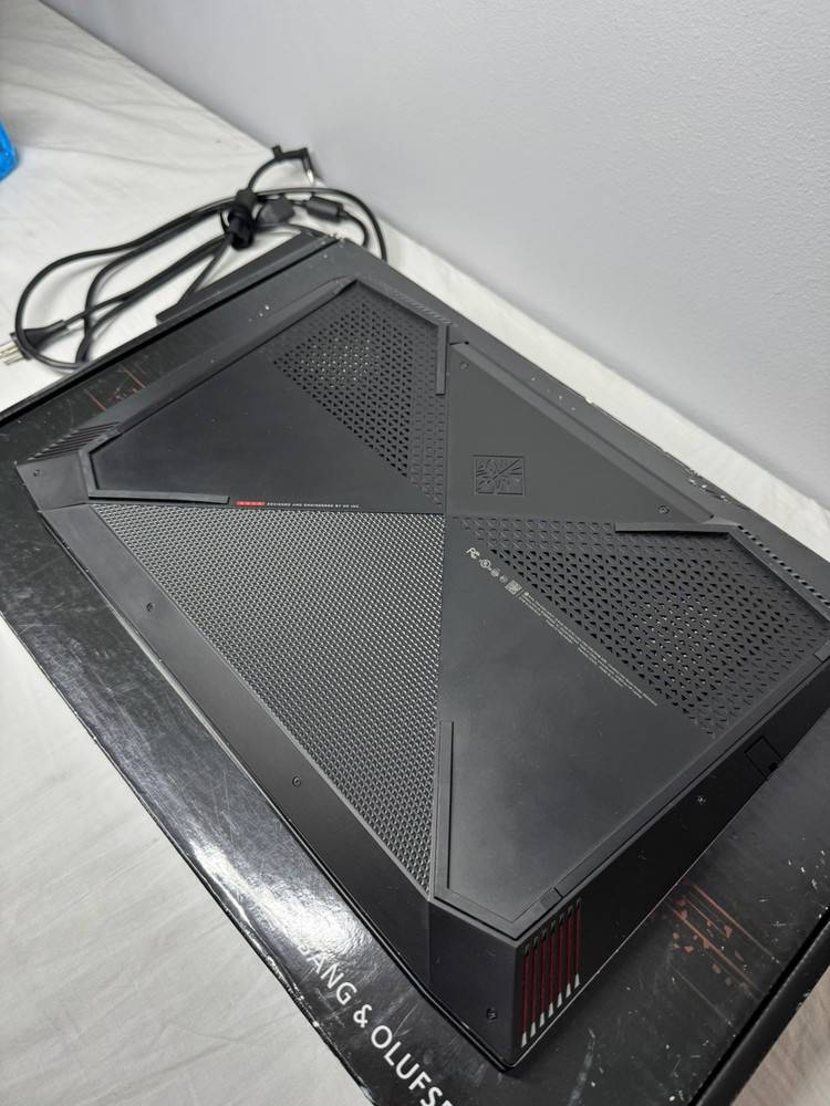 HP Omen Gaming Laptop with Intel Core i7, 1TB HDD + 256GB SSD, 16GB SDRAM - Model 15-ce198wm