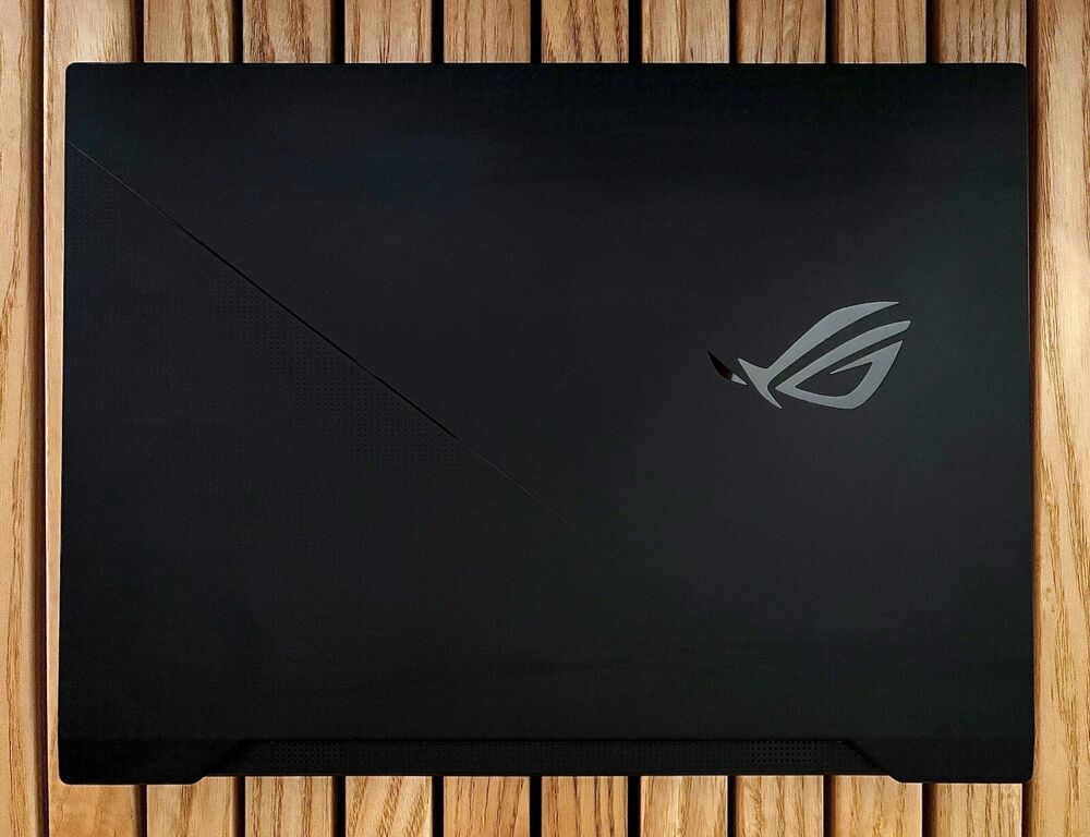 ASUS ROG Zephyrus Duo 15 SE Gaming Laptop (15.6", RTX 3060, 16GB RAM, 1TB SSD, Ryzen 9, 4.80 GHz)