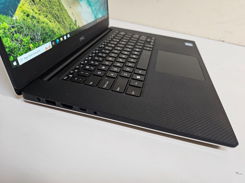Dell Precision 5540 Laptop - 2.6 GHz i7-9850H, 32GB RAM, 512GB SSD, 15.6" Display, NVIDIA T1000