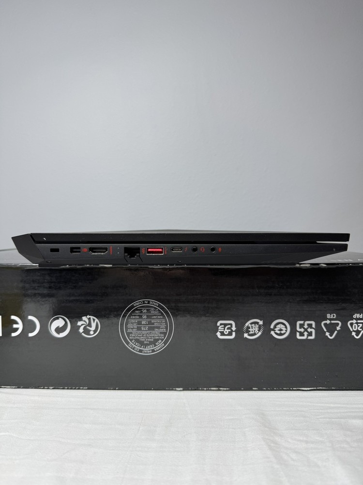 HP Omen Gaming Laptop with Intel Core i7, 1TB HDD + 256GB SSD, 16GB SDRAM - Model 15-ce198wm