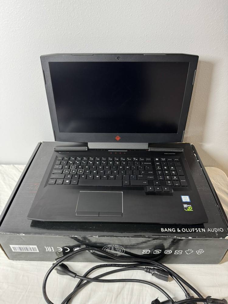 HP Omen Gaming Laptop with Intel Core i7, 1TB HDD + 256GB SSD, 16GB SDRAM - Model 15-ce198wm